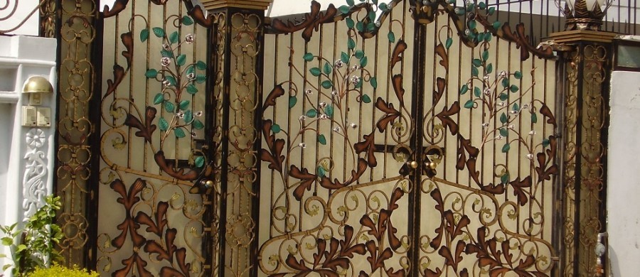 Navigating Delhi’s Marketplace: Top Fiberglass Traders and Astute Financial Consultants