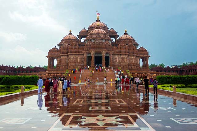 Unveiling Delhi’s Gems: Navigating the Best Tour & Travel Companies