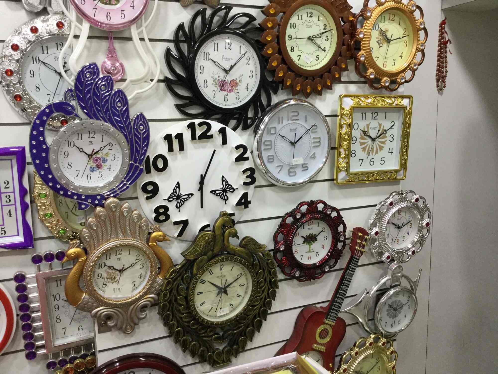 Ticking Tock: Unveiling the Best Watch & Clock Traders in Delhi